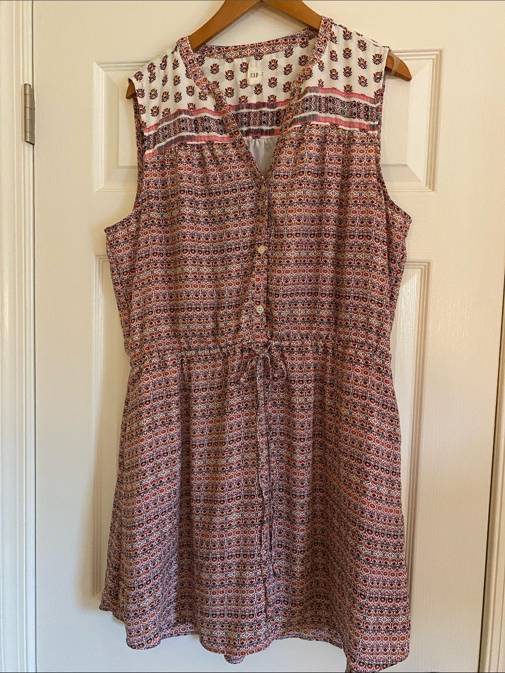 GAP Sleeveless Midi Dress in Pink and White Floral Print silky with pockets!